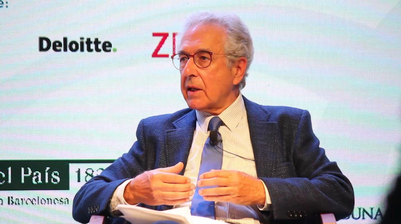 La Junta Directiva d'Amics del Pa�s aprova per unanimitat posar el nom del Dr. Joan Guinovart a les beques per a joves investigadors i anomenar-les Beques Dr. Joan Guinovart