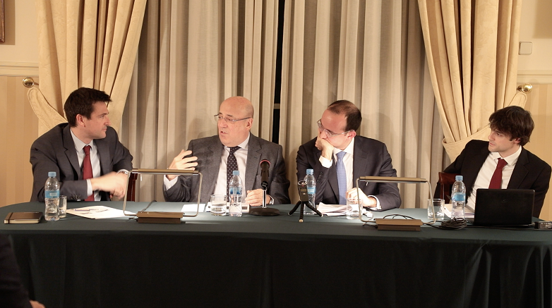 #debatAmicsPa�s amb CaixaBank Research