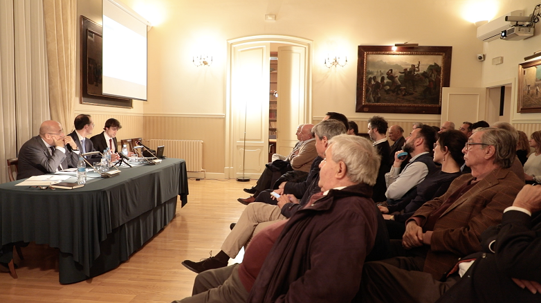 #debatAmicsPa�s amb CaixaBank Research