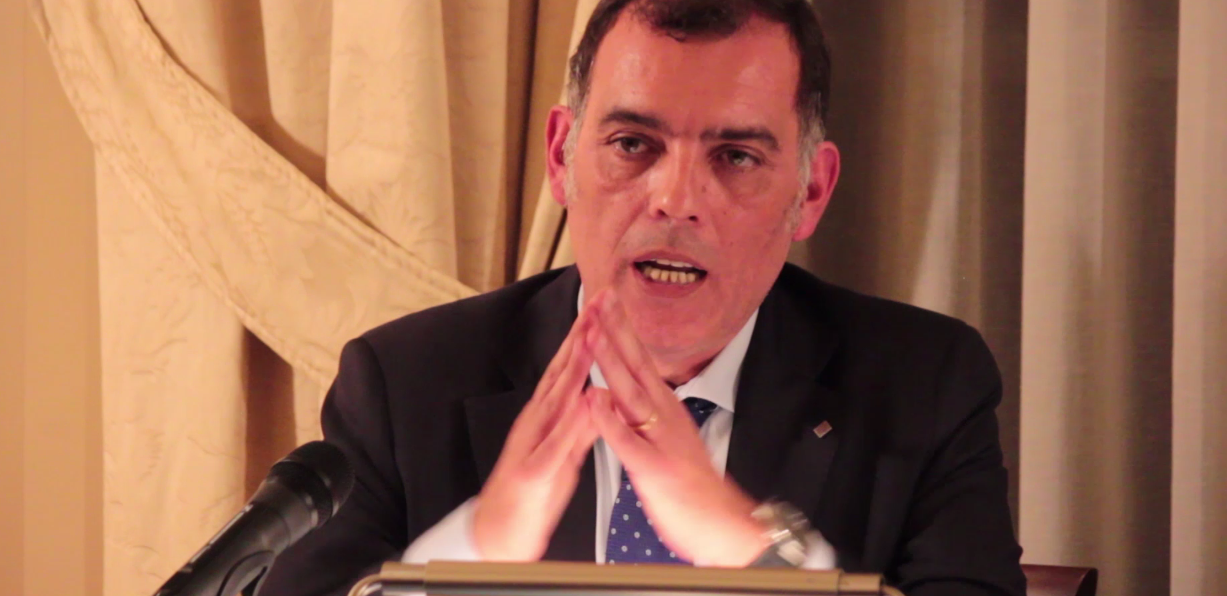 Jornada: presente y futuro de los para�sos fiscales